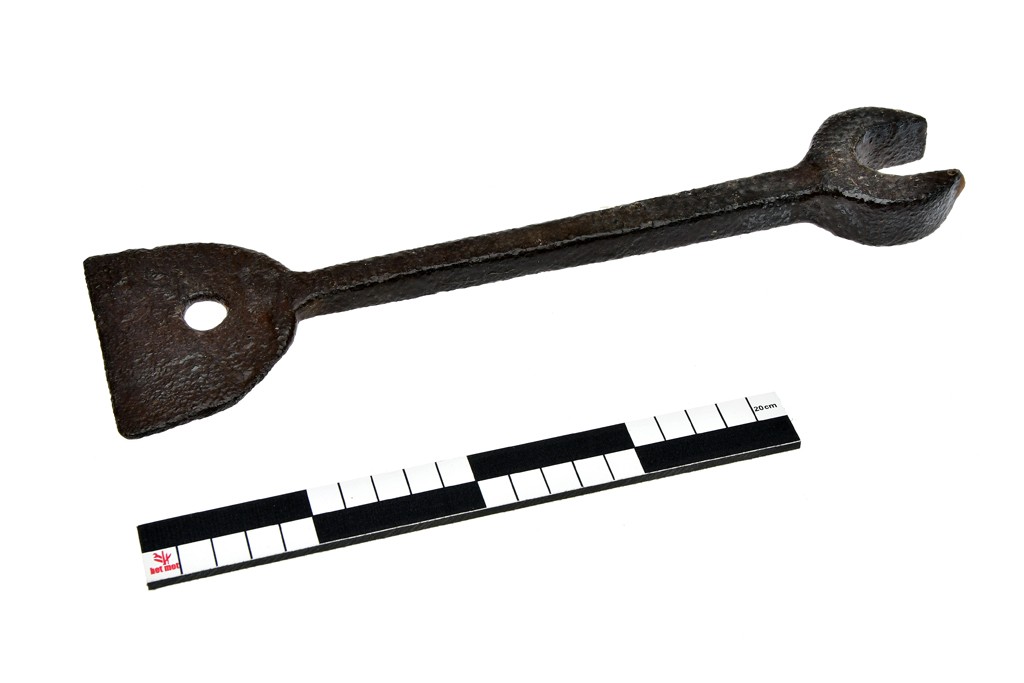 Plough wrench